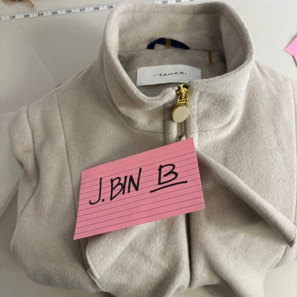 T TAHARI Light Gray Wool Blend Victorian Ruffle Front Mock Neck Pea Coat Size 12 - Picture 16 of 16